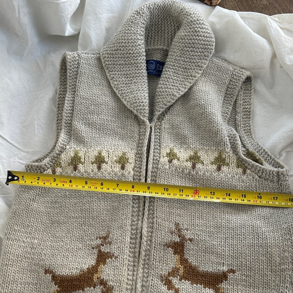 Gray Knit Vest with Deer Pattern - Picture 5 of 6